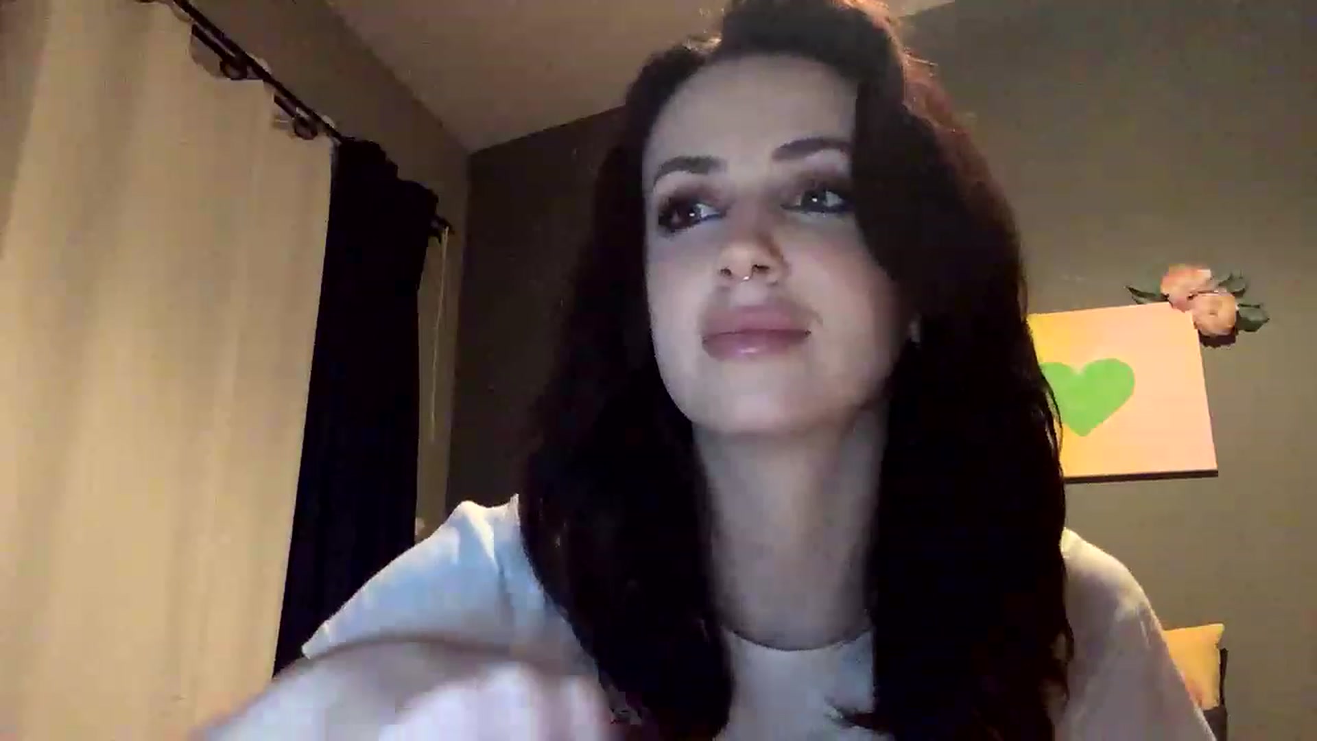 Gallery image thumbnail from Sarah_autumns's myfreecams stream on, 06/09/2023, 07:23 image 18 of 20