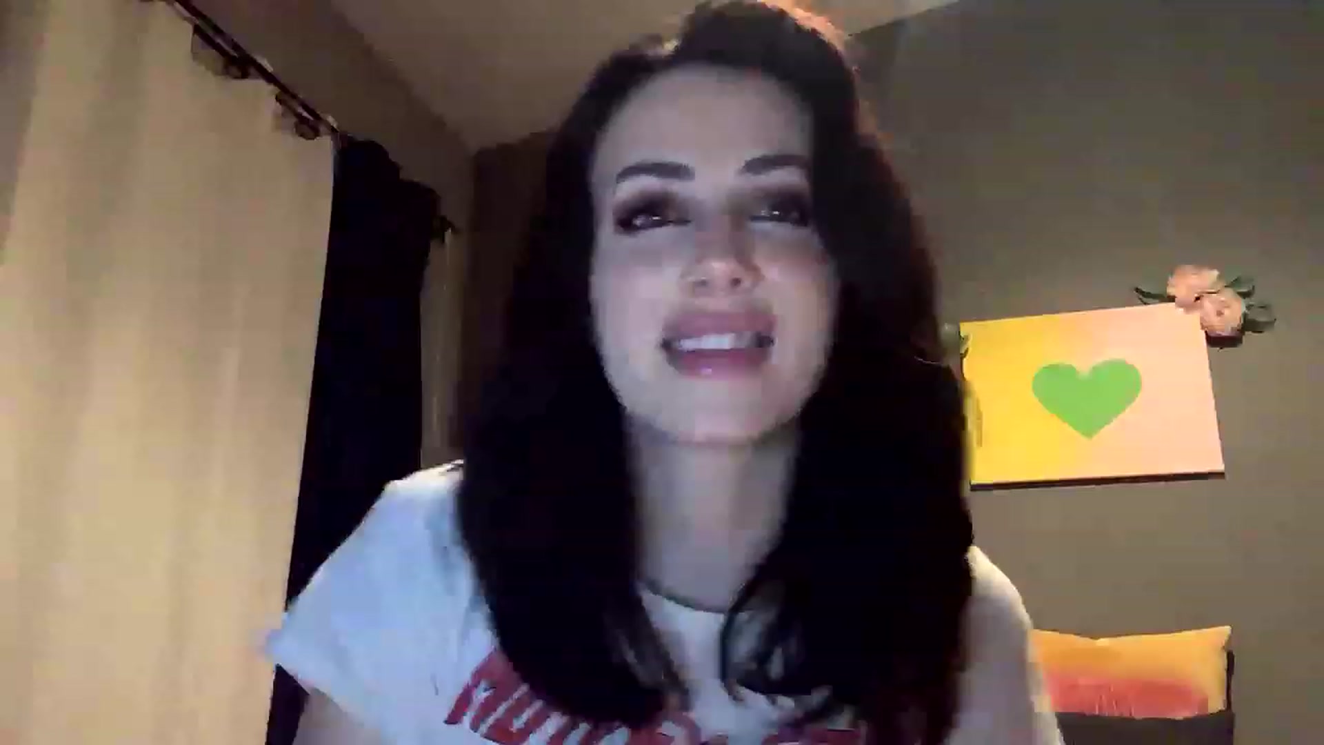 Gallery image thumbnail from Sarah_autumns's myfreecams stream on, 06/09/2023, 07:23 image 10 of 20