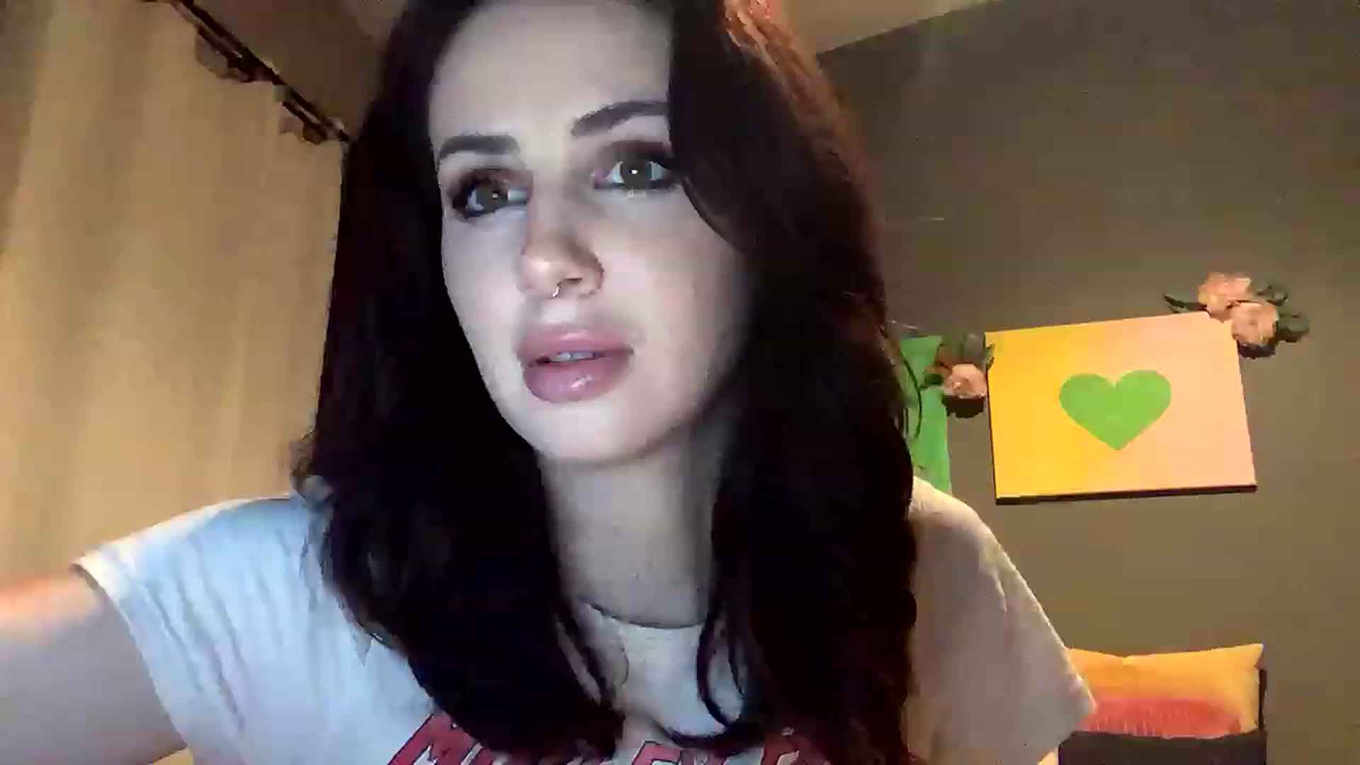 Gallery image thumbnail from Sarah_autumns's myfreecams stream on, 06/09/2023, 07:23 image 8 of 20