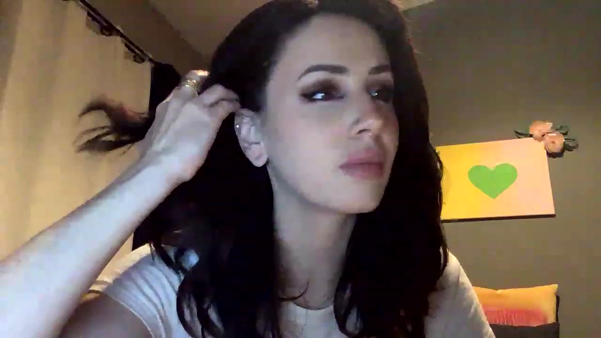 Gallery image thumbnail from Sarah_autumns's myfreecams stream on, 06/09/2023, 07:23 image 3 of 20