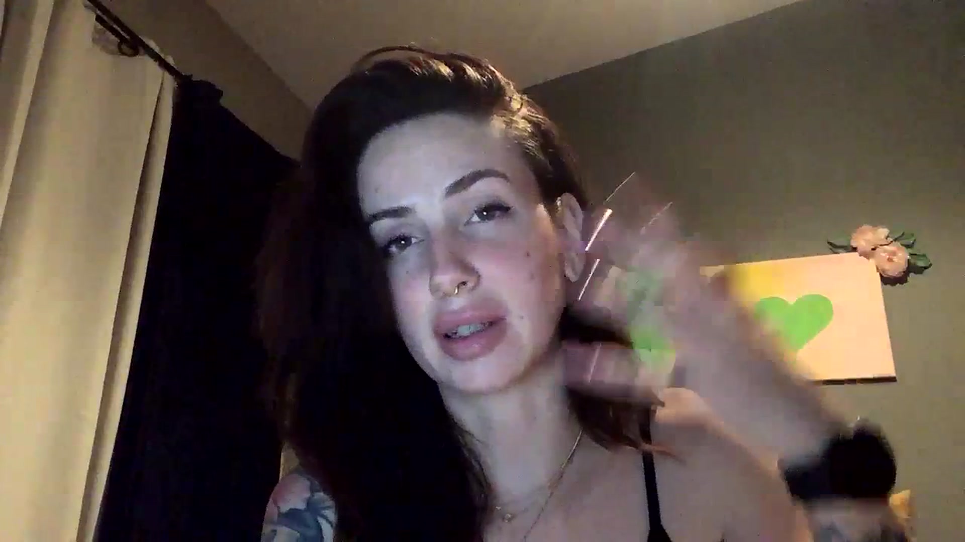 Gallery image thumbnail from Sarah_autumns's myfreecams stream on, 06/10/2023, 07:14 image 12 of 20