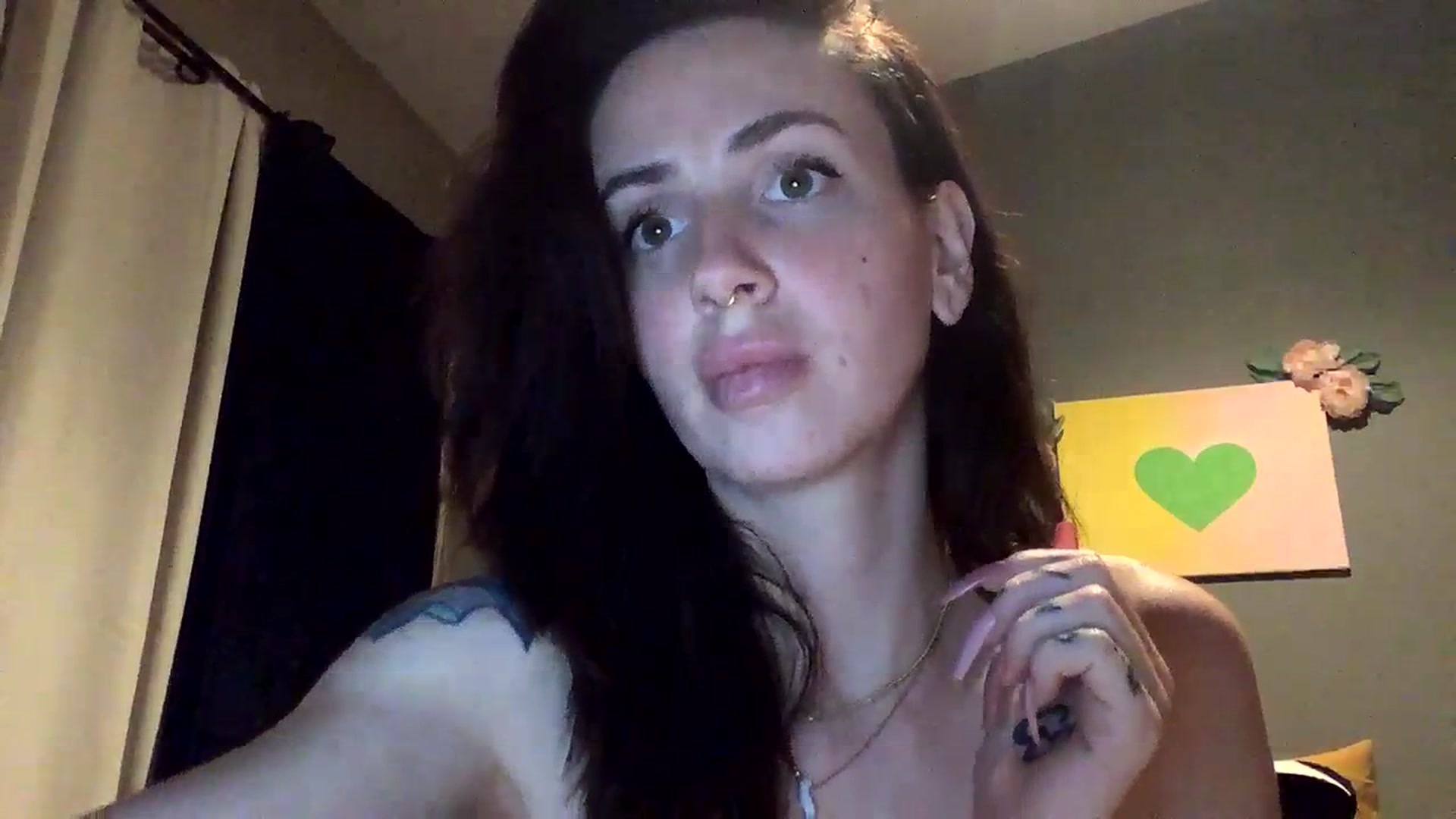Gallery image thumbnail from Sarah_autumns's myfreecams stream on, 06/10/2023, 07:14 image 10 of 20