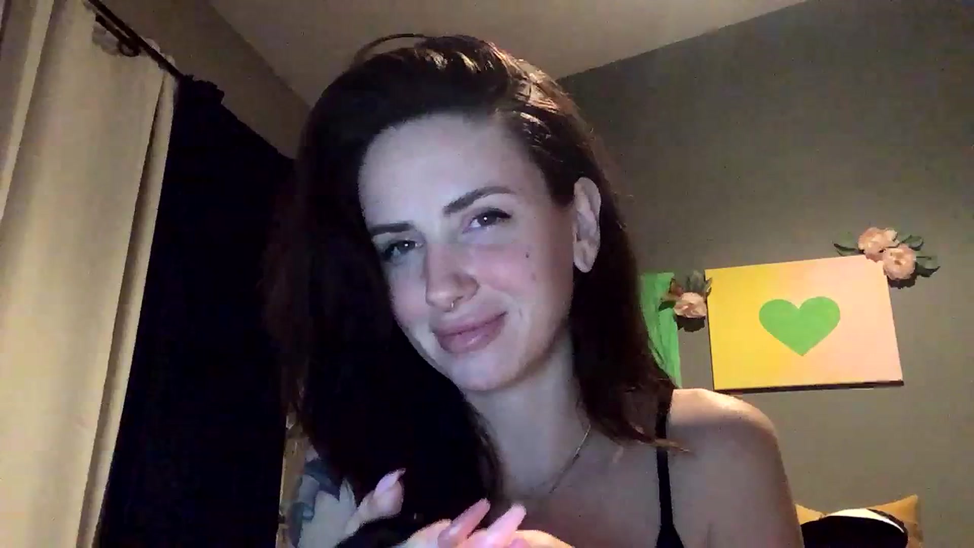 Gallery image thumbnail from Sarah_autumns's myfreecams stream on, 06/10/2023, 07:14 image 11 of 20