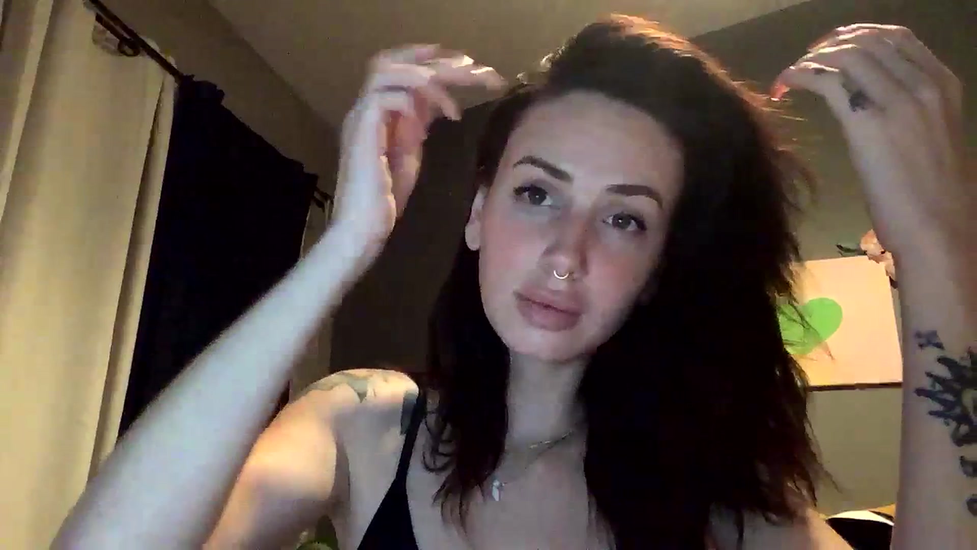 Gallery image thumbnail from Sarah_autumns's myfreecams stream on, 06/10/2023, 07:14 image 4 of 20