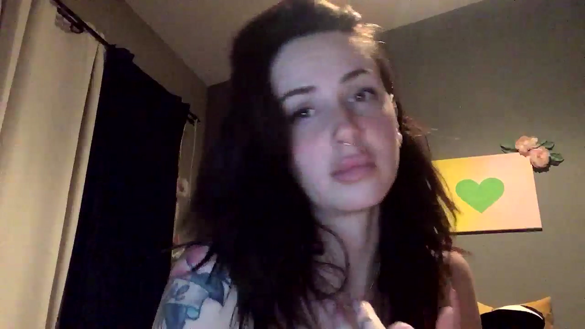 Gallery image thumbnail from Sarah_autumns's myfreecams stream on, 06/10/2023, 07:14 image 16 of 20