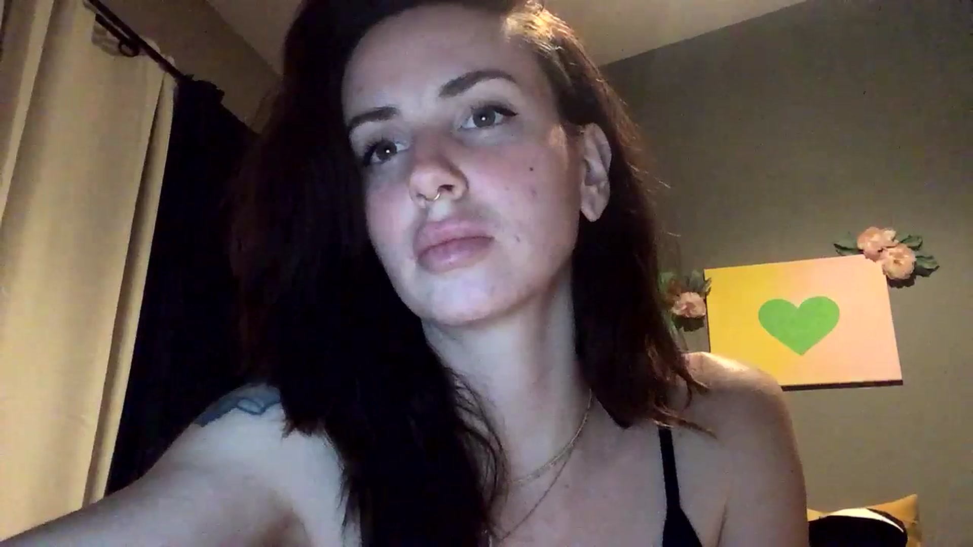 Gallery image thumbnail from Sarah_autumns's myfreecams stream on, 06/10/2023, 07:14 image 14 of 20