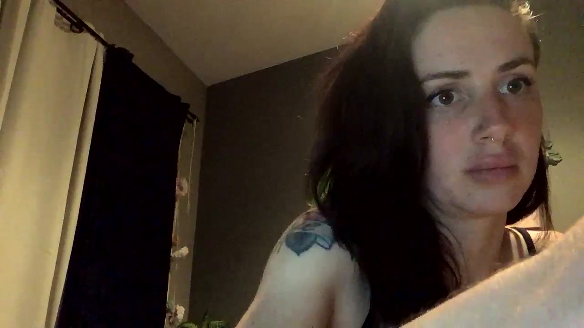 Gallery image thumbnail from Sarah_autumns's myfreecams stream on, 06/10/2023, 07:14 image 8 of 20