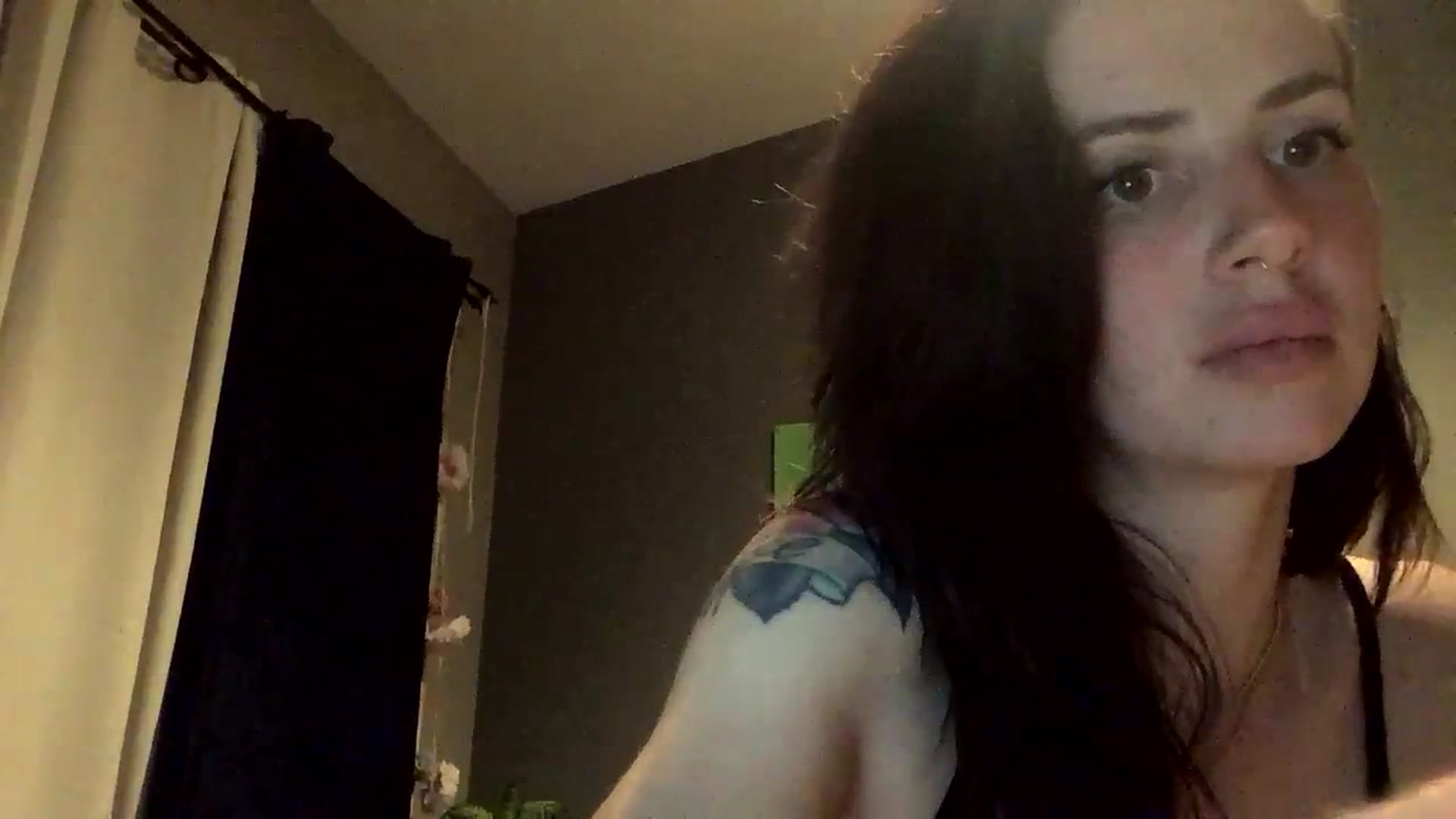 Gallery image thumbnail from Sarah_autumns's myfreecams stream on, 06/10/2023, 07:14 image 9 of 20
