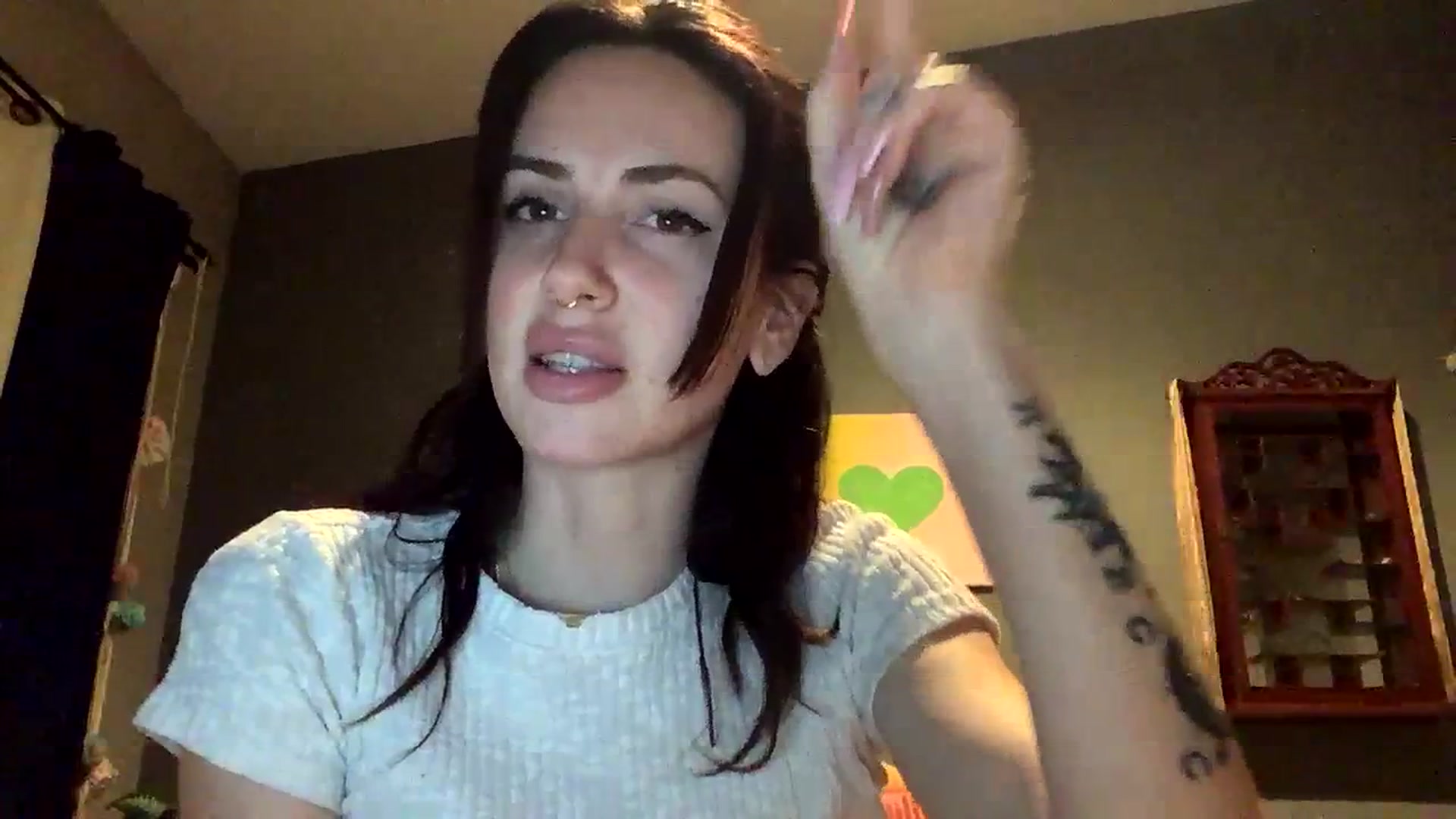 Gallery image thumbnail from Sarah_autumns's myfreecams stream on, 06/11/2023, 07:17 image 7 of 20