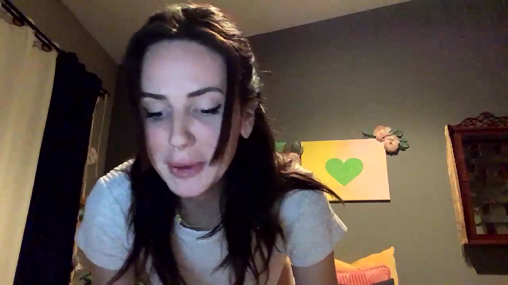 Gallery image thumbnail from Sarah_autumns's myfreecams stream on, 06/11/2023, 07:17 image 18 of 20