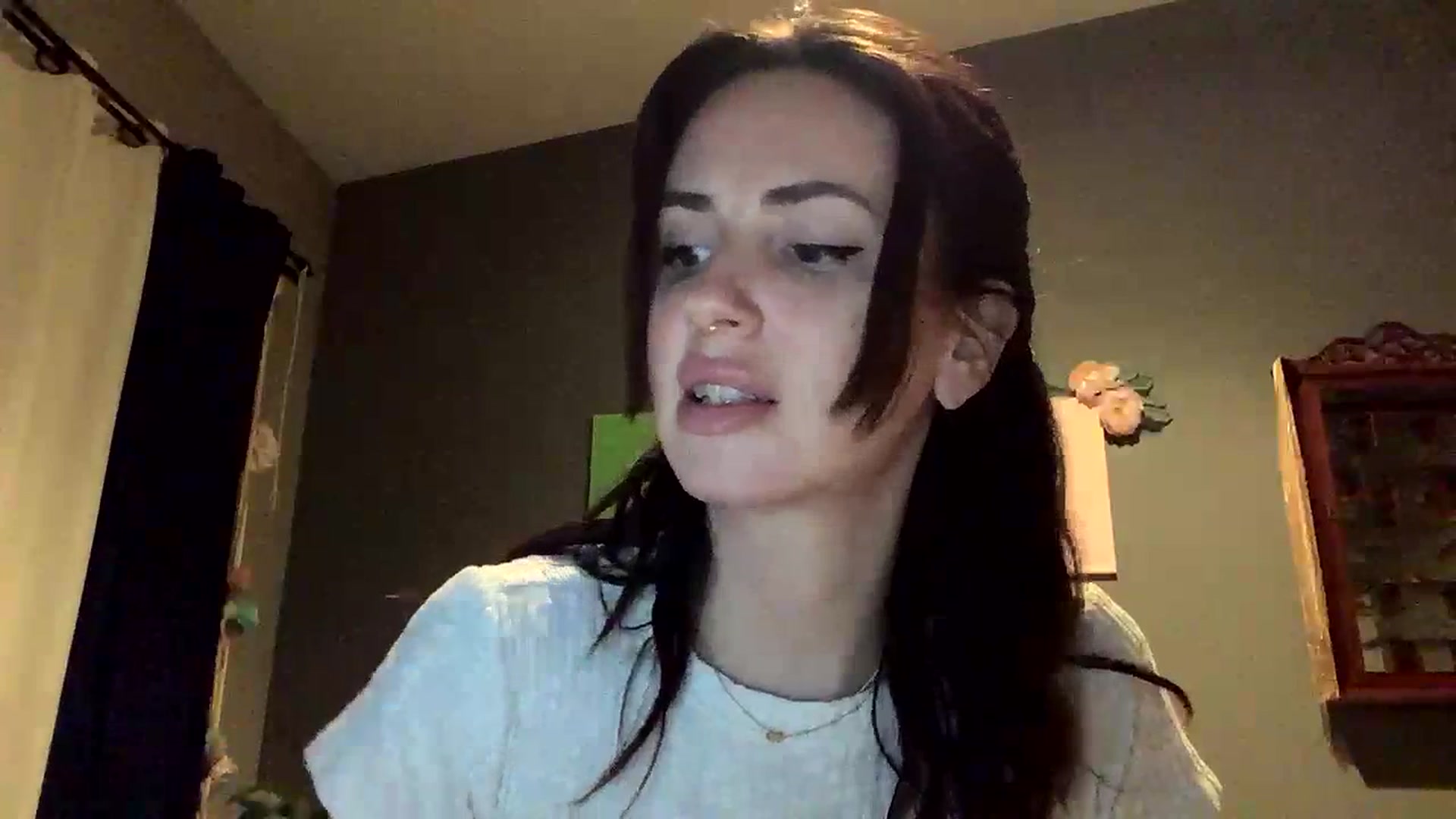 Gallery image thumbnail from Sarah_autumns's myfreecams stream on, 06/11/2023, 07:17 image 10 of 20