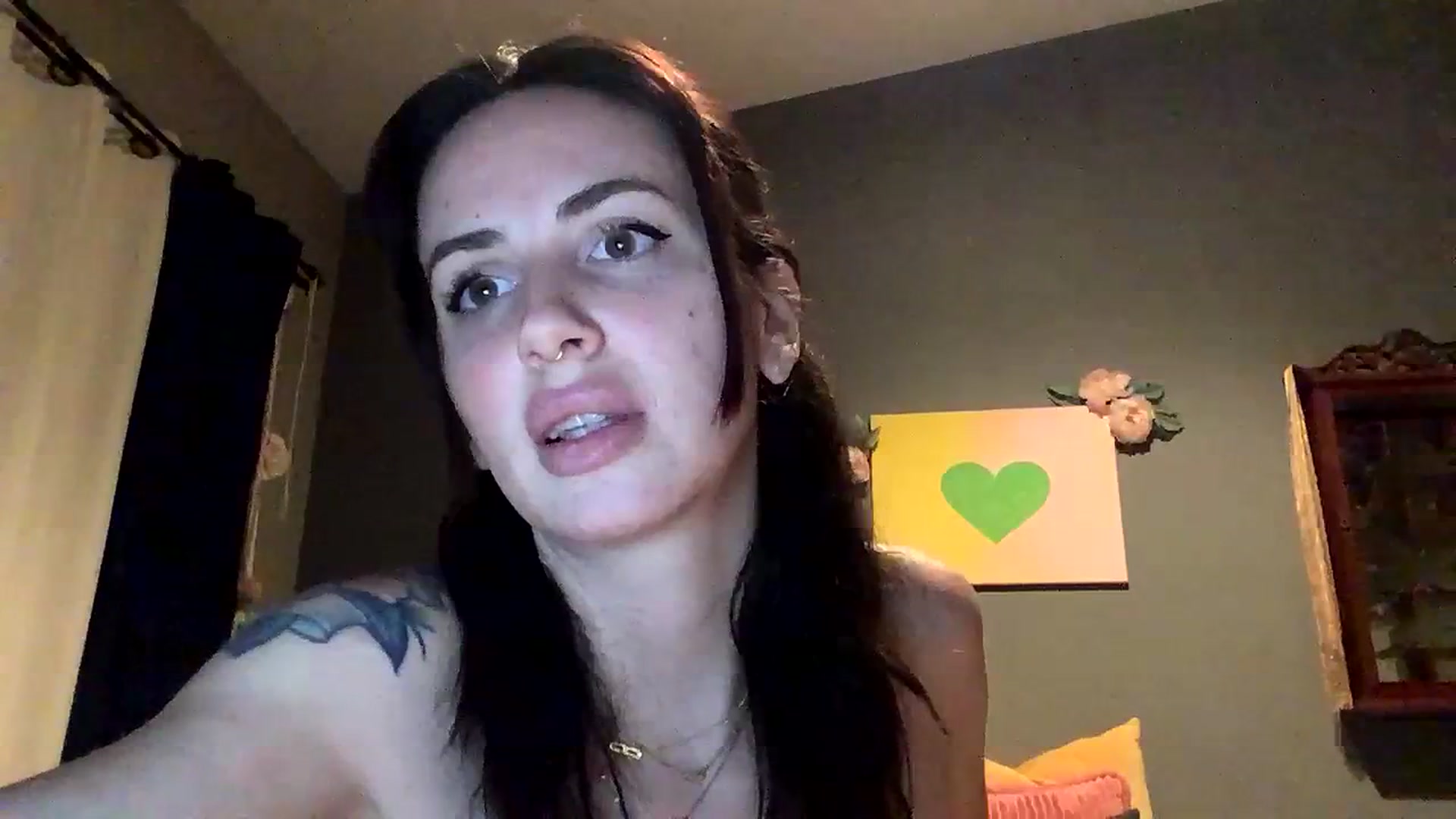 Gallery image thumbnail from Sarah_autumns's myfreecams stream on, 06/11/2023, 08:26 image 9 of 20