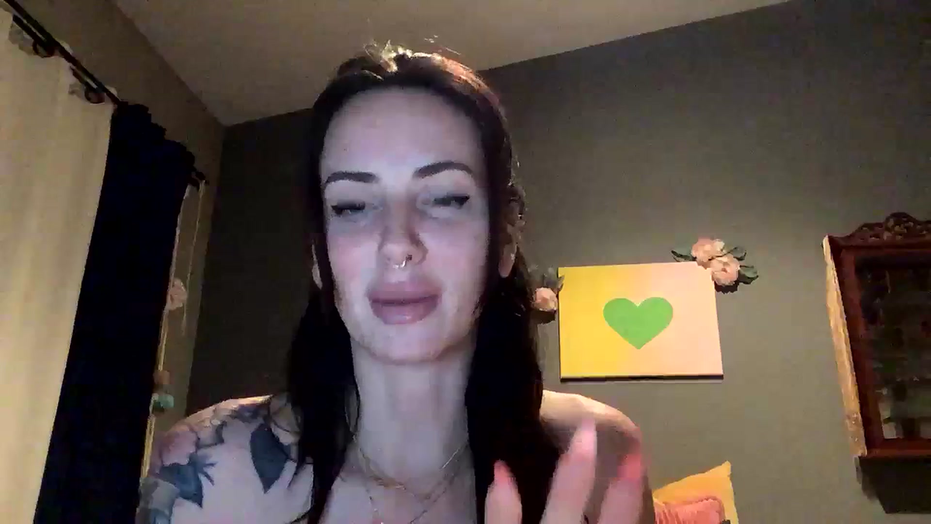 Gallery image thumbnail from Sarah_autumns's myfreecams stream on, 06/11/2023, 08:26 image 4 of 20