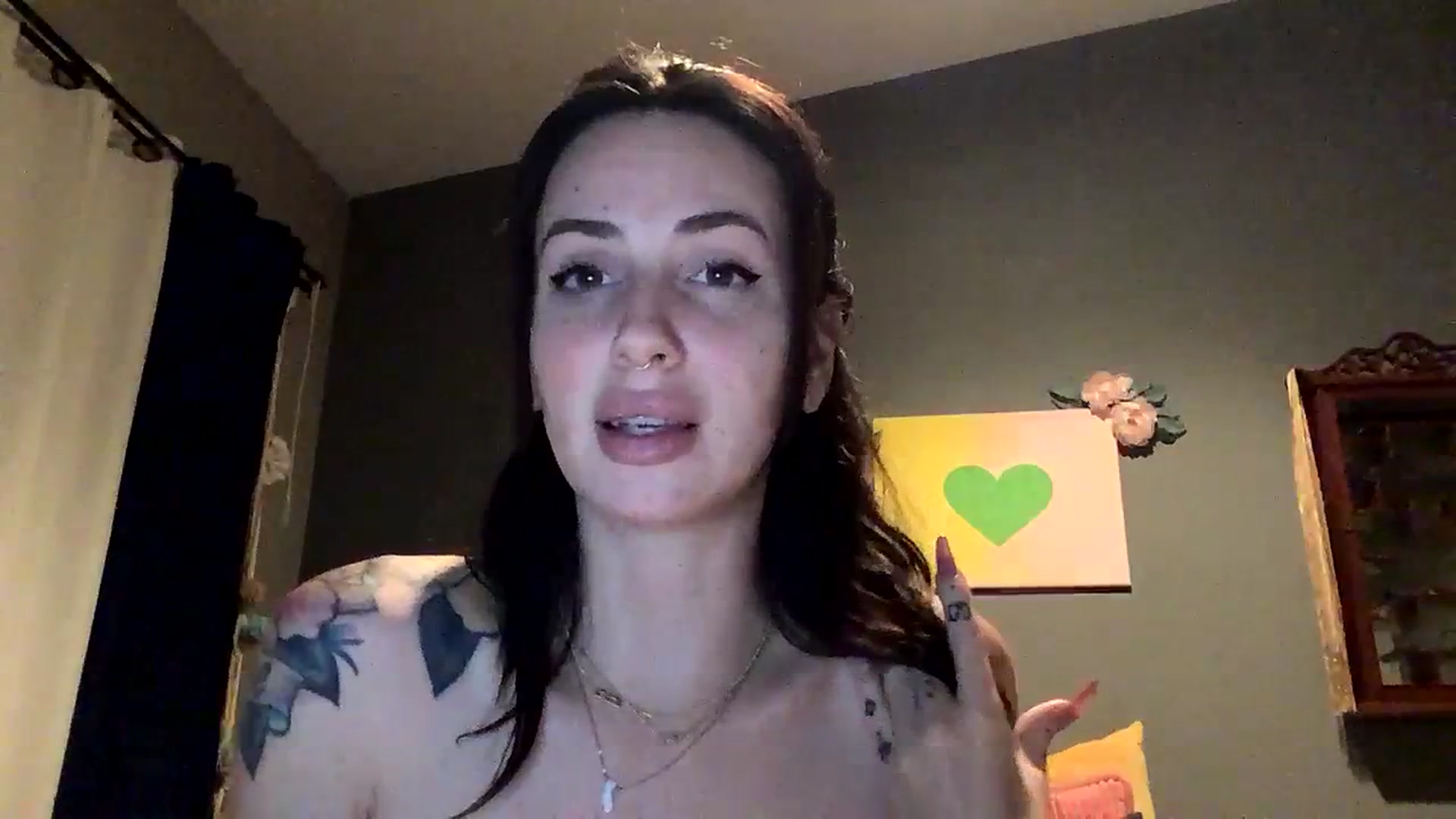 Gallery image thumbnail from Sarah_autumns's myfreecams stream on, 06/11/2023, 08:26 image 3 of 20