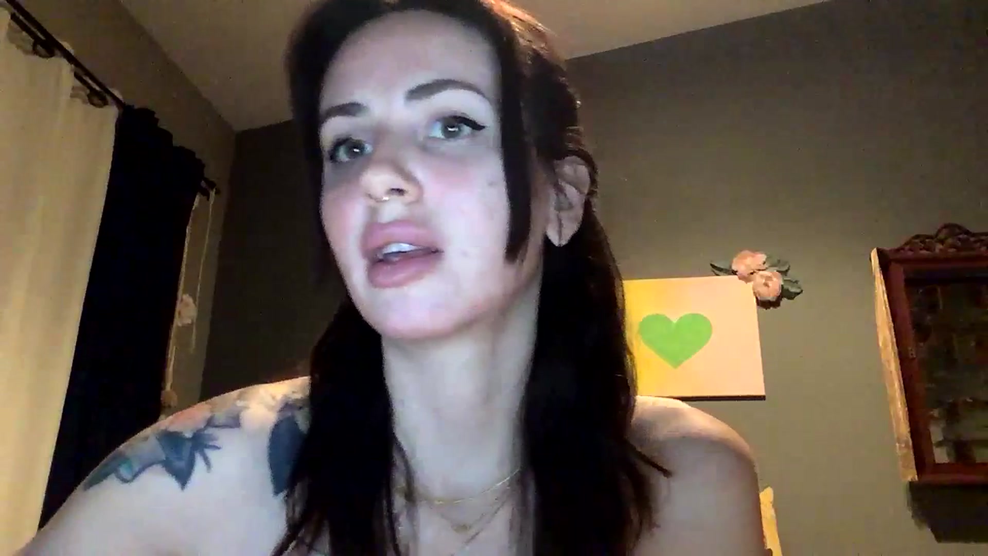 Gallery image thumbnail from Sarah_autumns's myfreecams stream on, 06/11/2023, 08:26 image 17 of 20
