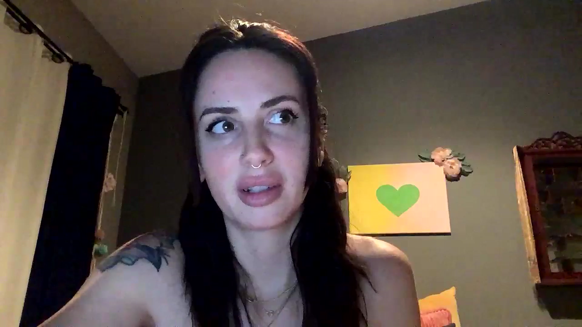 Gallery image thumbnail from Sarah_autumns's myfreecams stream on, 06/11/2023, 08:26 image 11 of 20