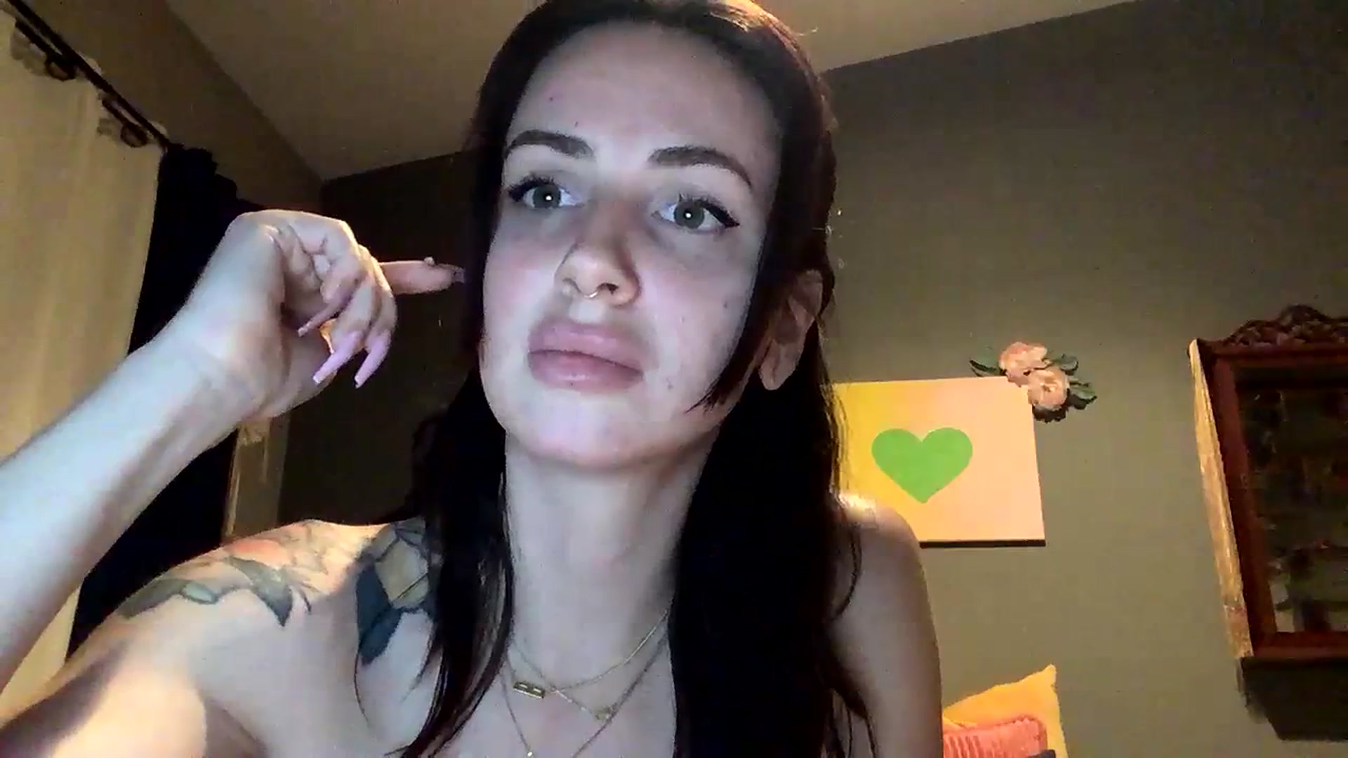 Gallery image thumbnail from Sarah_autumns's myfreecams stream on, 06/11/2023, 08:26 image 5 of 20