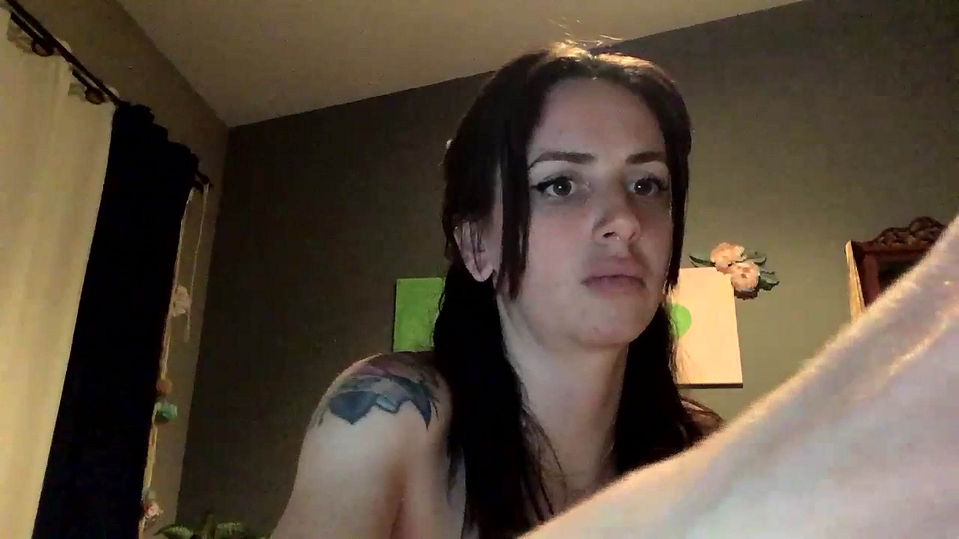 Gallery image thumbnail from Sarah_autumns's myfreecams stream on, 06/11/2023, 08:26 image 12 of 20