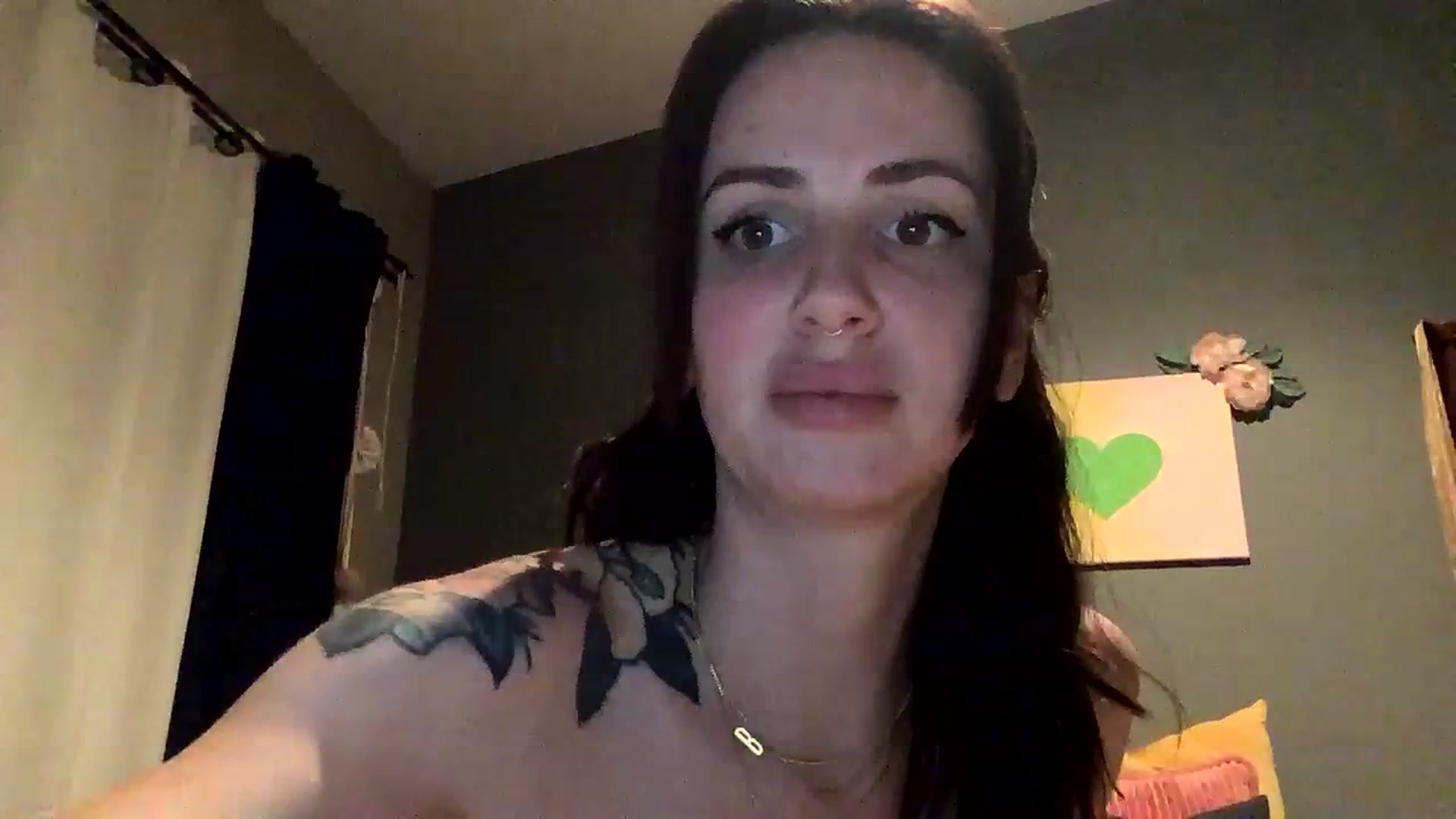 Gallery image thumbnail from Sarah_autumns's myfreecams stream on, 06/11/2023, 08:26 image 20 of 20