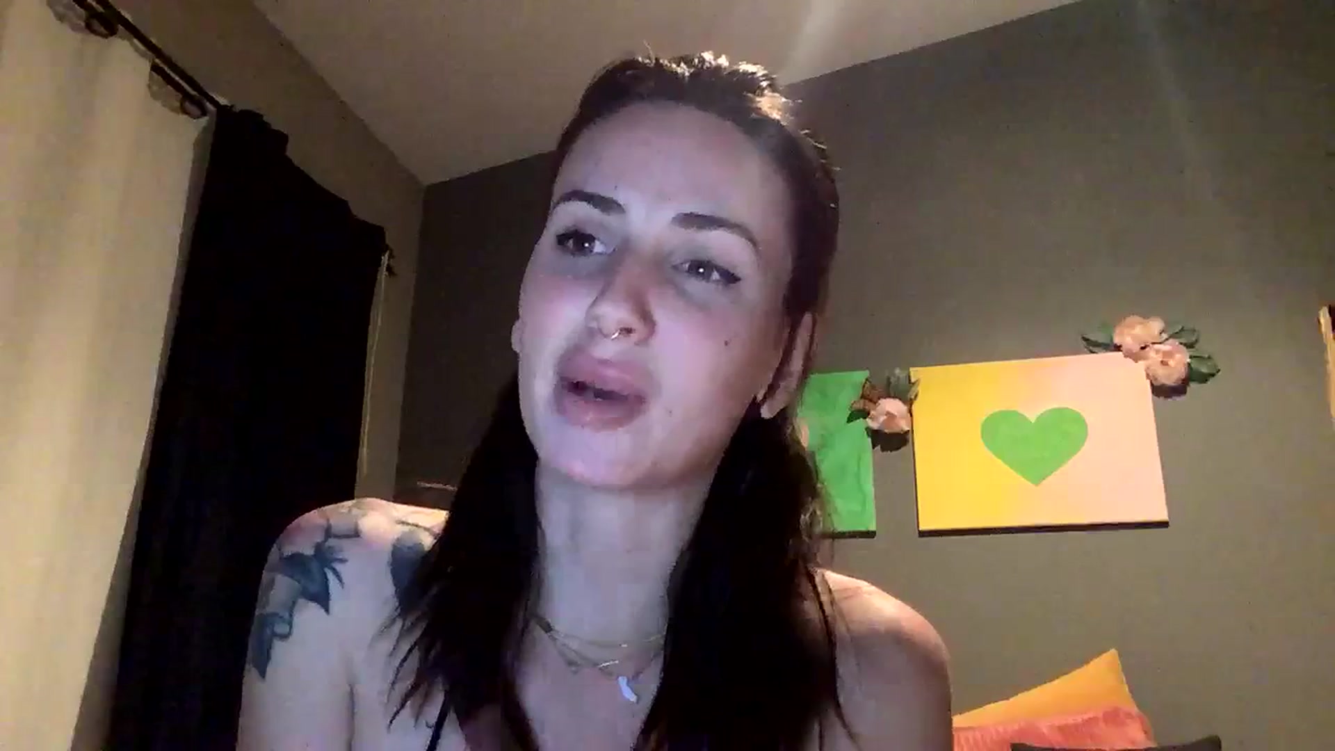 Gallery image thumbnail from Sarah_autumns's myfreecams stream on, 06/12/2023, 07:28 image 4 of 20