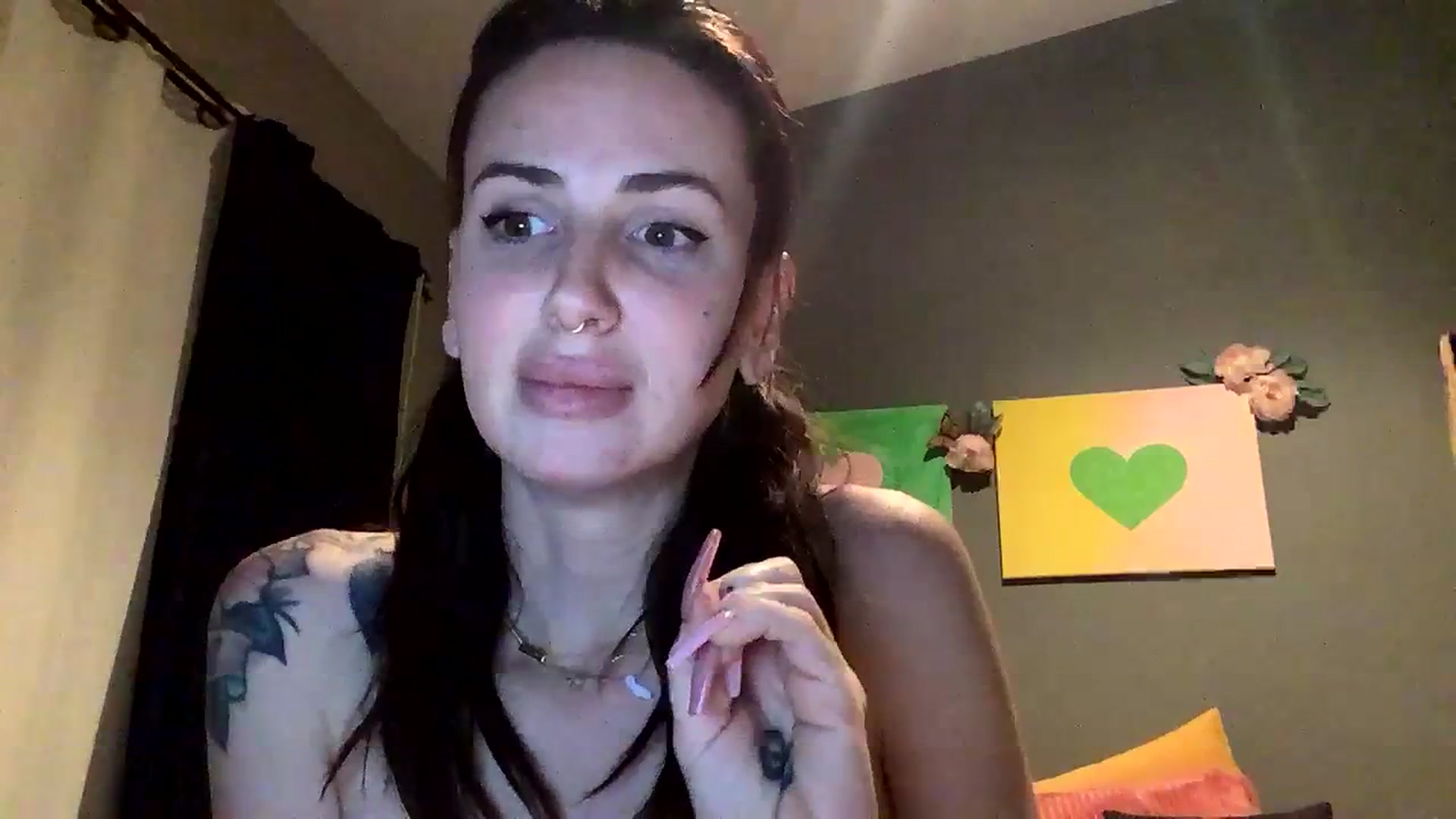 Gallery image thumbnail from Sarah_autumns's myfreecams stream on, 06/12/2023, 07:28 image 2 of 20