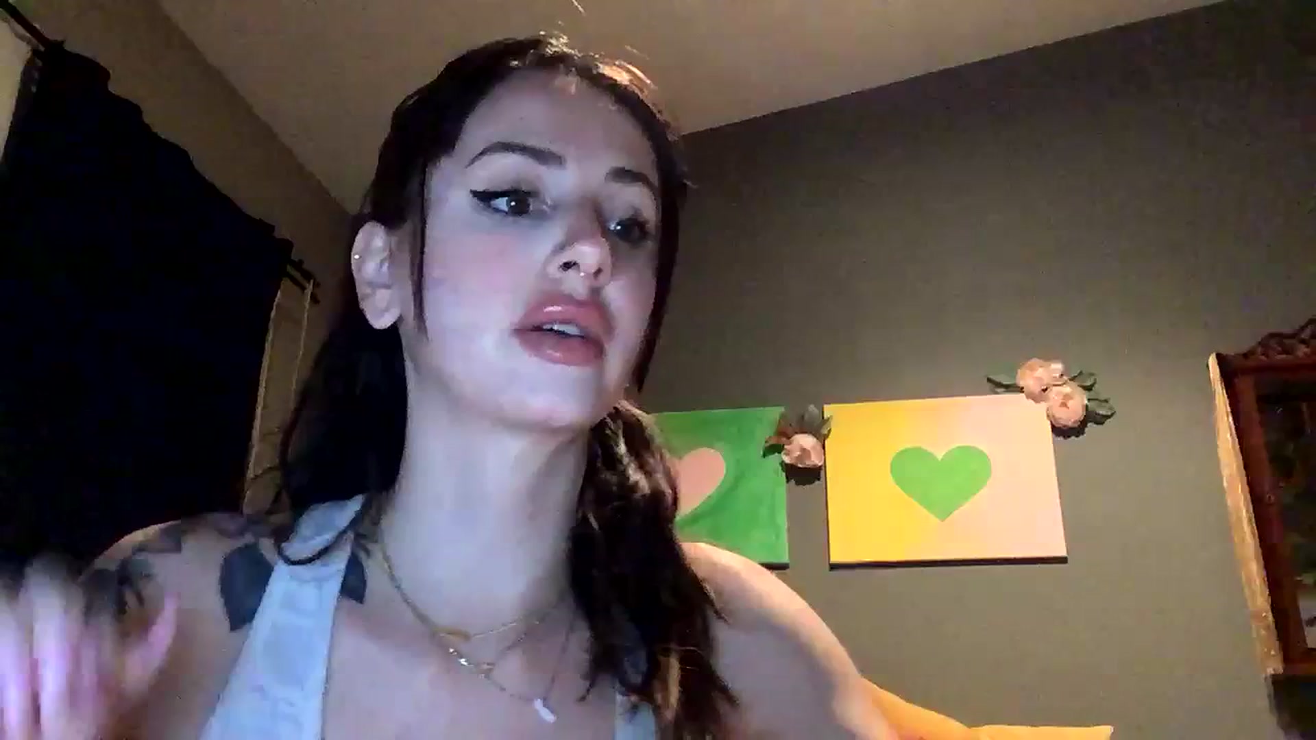 Gallery image thumbnail from Sarah_autumns's myfreecams stream on, 06/13/2023, 07:00 image 1 of 20