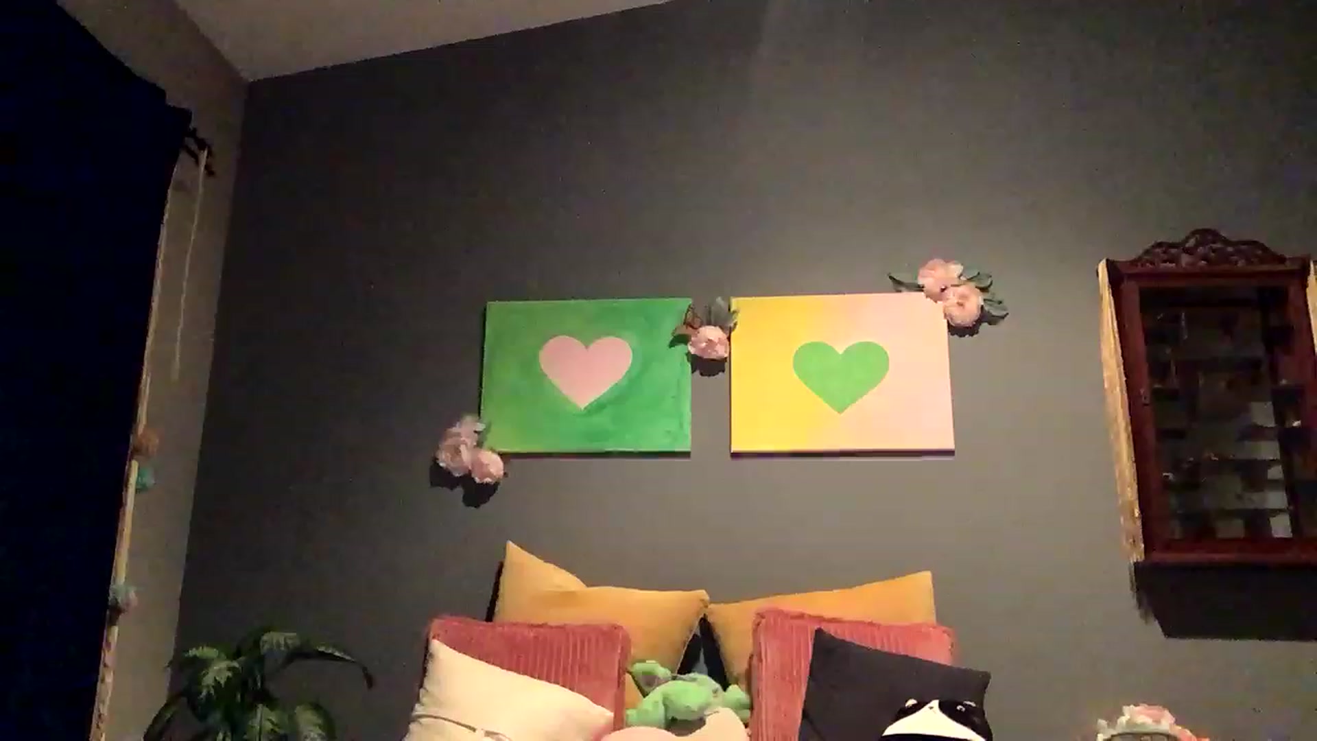 Gallery image thumbnail from Sarah_autumns's myfreecams stream on, 06/16/2023, 08:41 image 12 of 20