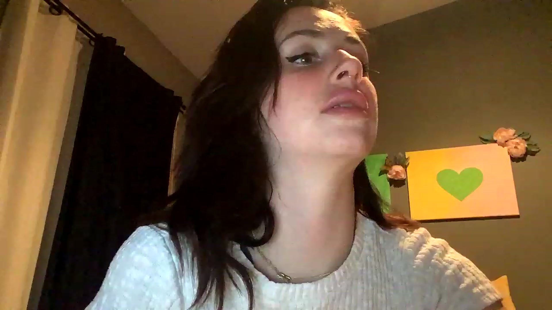 Gallery image thumbnail from Sarah_autumns's myfreecams stream on, 06/19/2023, 08:58 image 13 of 20