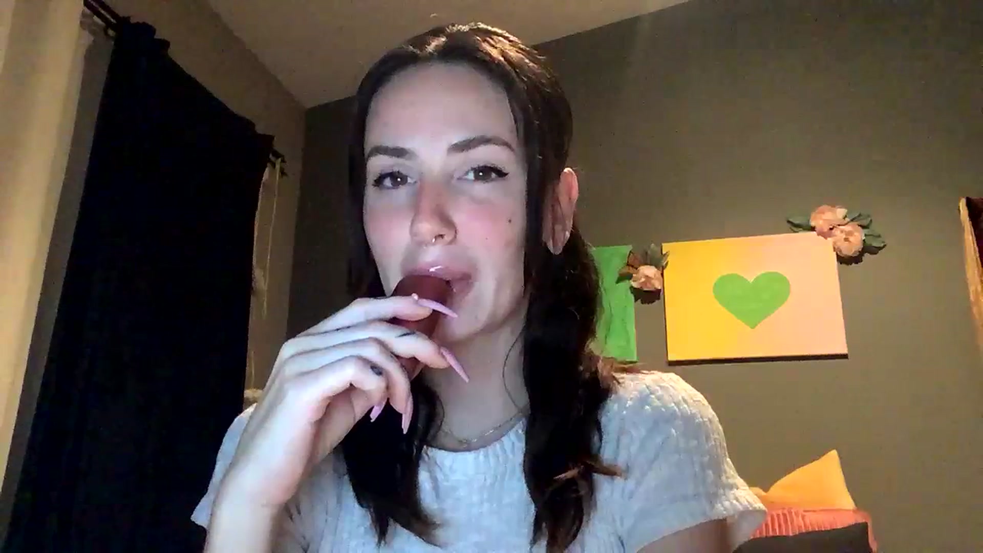 Gallery image thumbnail from Sarah_autumns's myfreecams stream on, 06/20/2023, 06:20 image 3 of 20