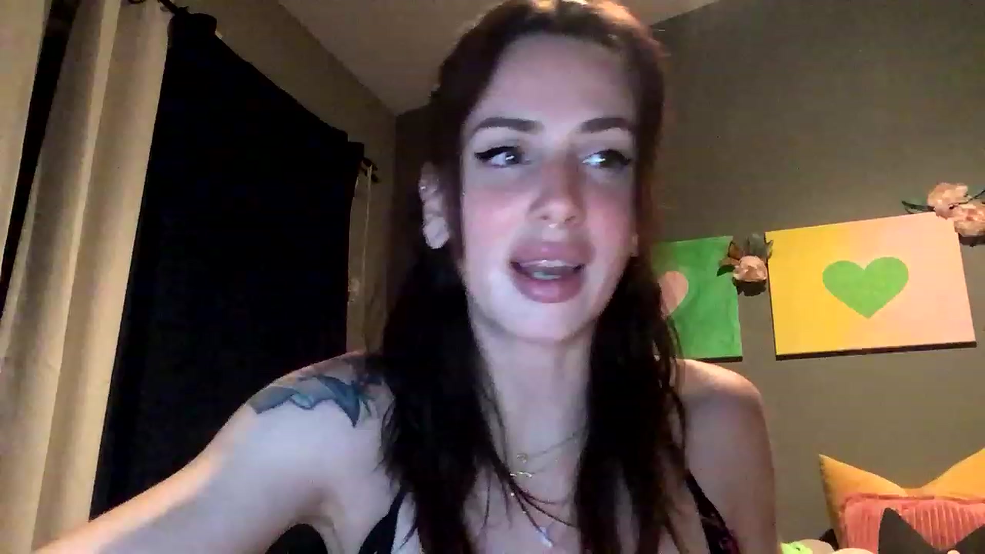 Gallery image thumbnail from Sarah_autumns's myfreecams stream on, 06/21/2023, 06:34 image 17 of 20