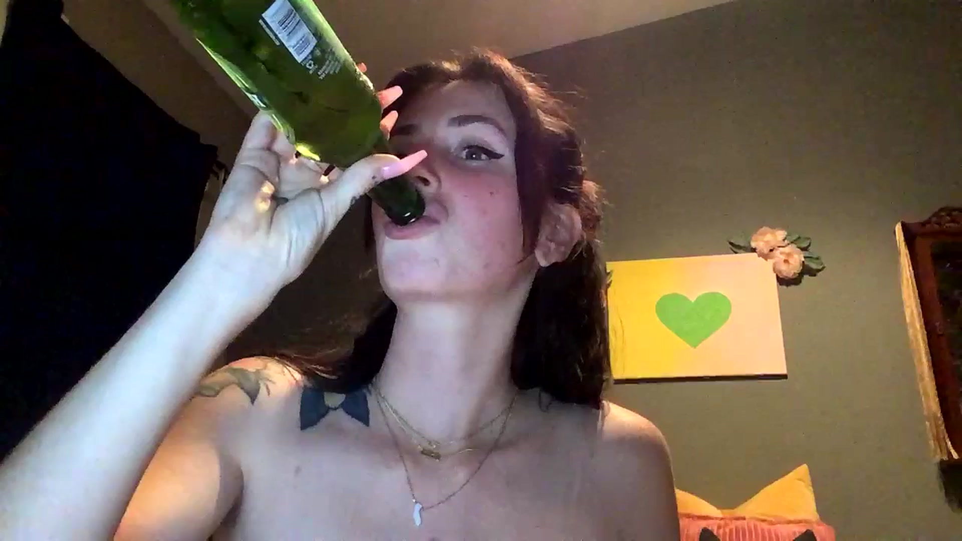 Gallery image thumbnail from Sarah_autumns's myfreecams stream on, 06/21/2023, 08:09 image 5 of 20