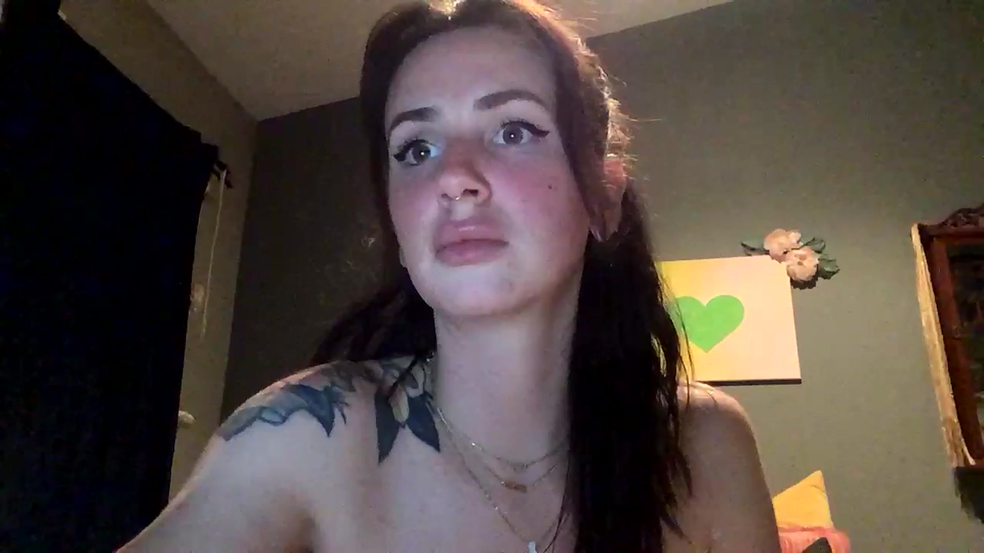 Gallery image thumbnail from Sarah_autumns's myfreecams stream on, 06/21/2023, 08:09 image 1 of 20