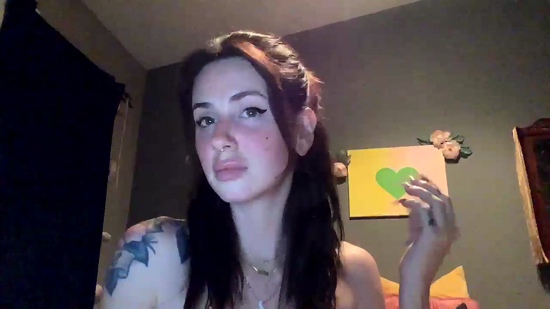 Gallery image thumbnail from Sarah_autumns's myfreecams stream on, 06/21/2023, 08:09 image 9 of 20