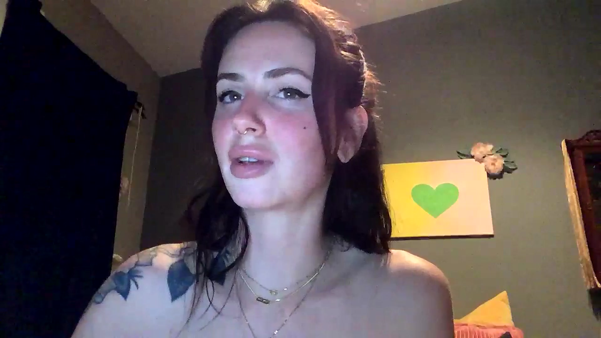 Gallery image thumbnail from Sarah_autumns's myfreecams stream on, 06/21/2023, 08:09 image 16 of 20