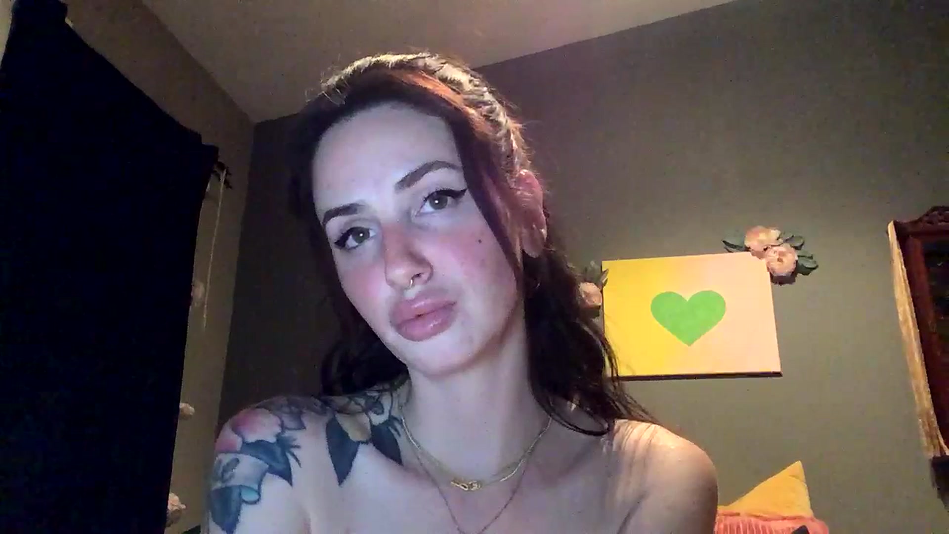 Gallery image thumbnail from Sarah_autumns's myfreecams stream on, 06/21/2023, 08:09 image 20 of 20