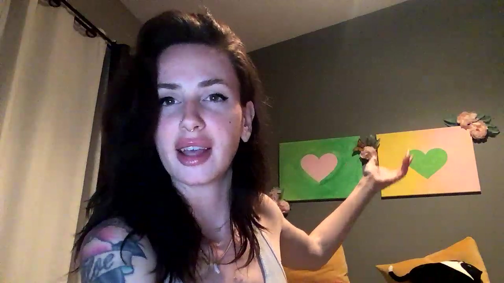 Gallery image thumbnail from Sarah_autumns's myfreecams stream on, 06/23/2023, 05:08 image 12 of 20