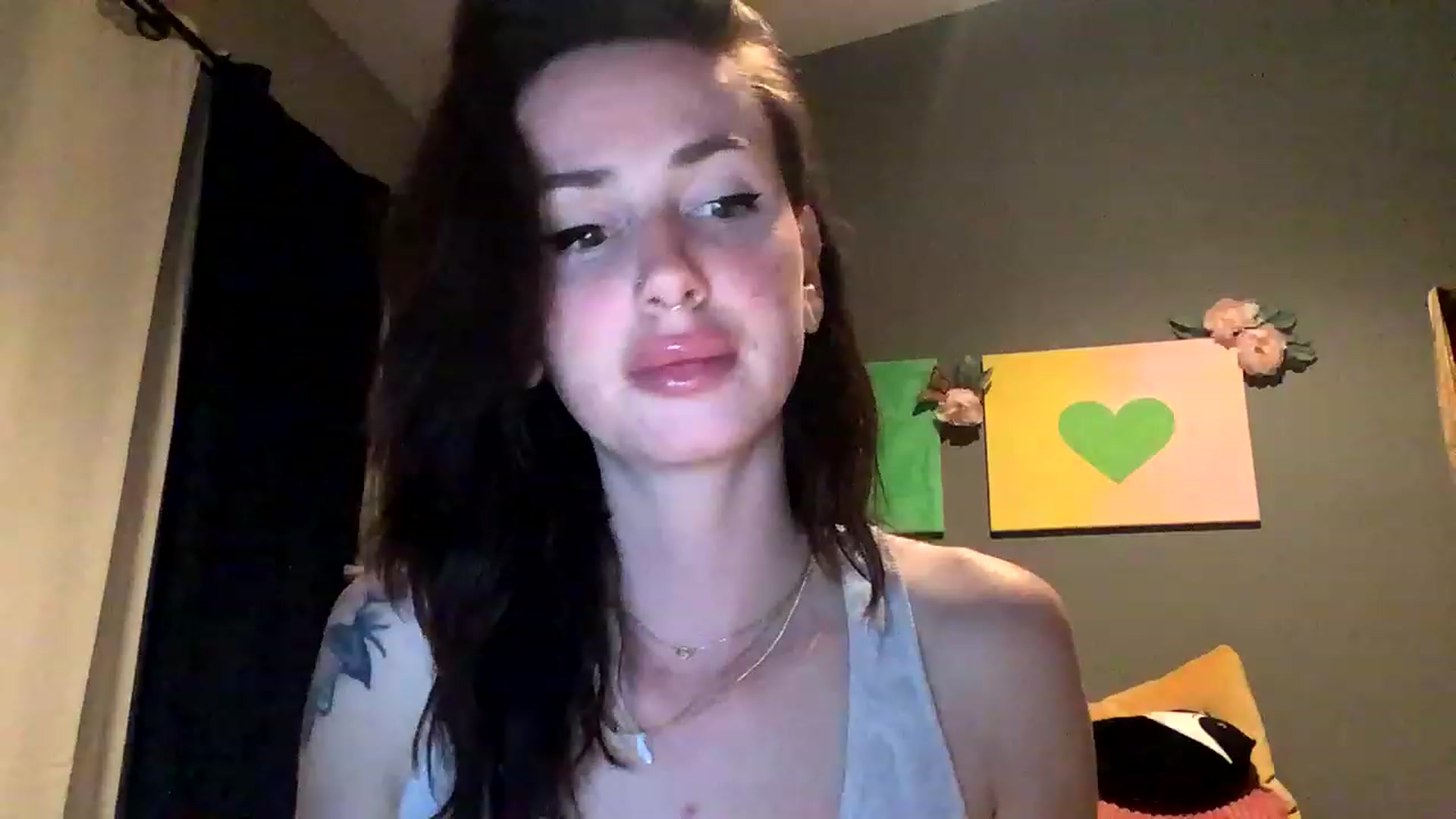 Gallery image thumbnail from Sarah_autumns's myfreecams stream on, 06/23/2023, 05:08 image 3 of 20