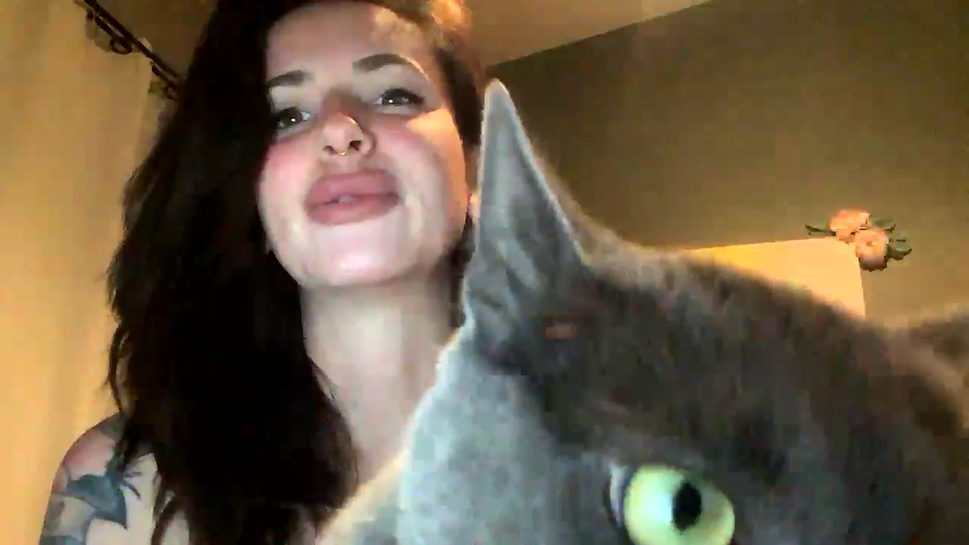 Gallery image thumbnail from Sarah_autumns's myfreecams stream on, 06/24/2023, 05:22 image 18 of 20