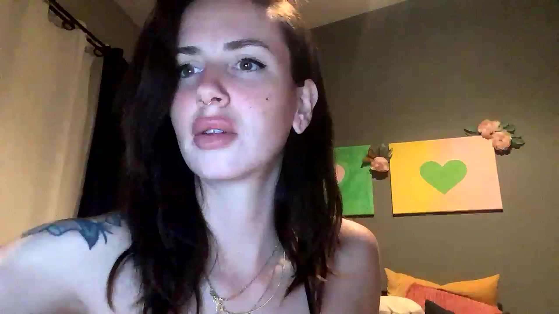 Gallery image thumbnail from Sarah_autumns's myfreecams stream on, 06/24/2023, 05:22 image 13 of 20