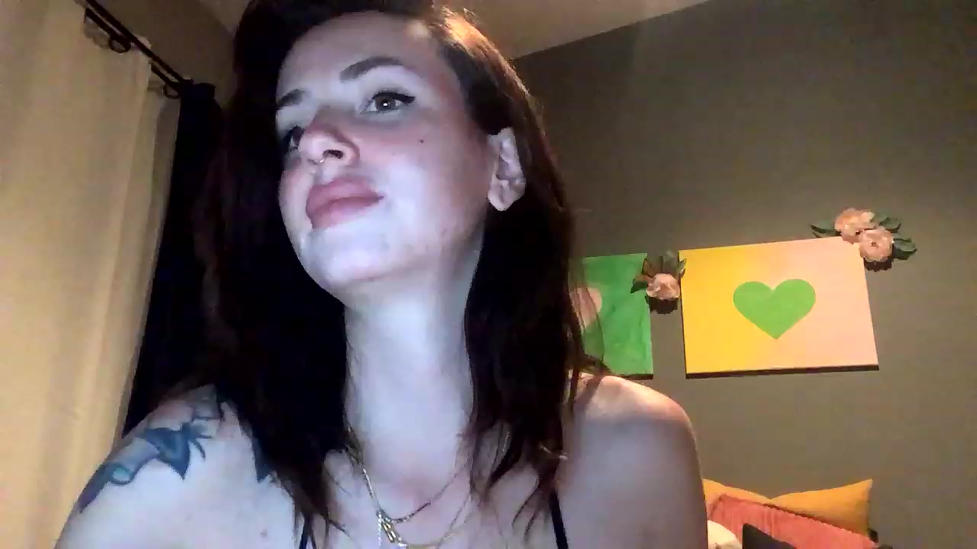 Gallery image thumbnail from Sarah_autumns's myfreecams stream on, 06/24/2023, 05:22 image 6 of 20