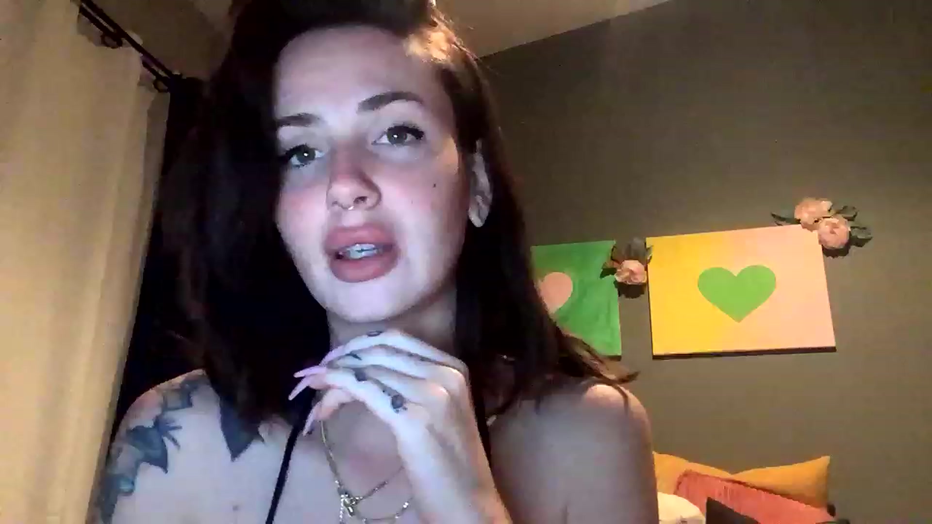 Gallery image thumbnail from Sarah_autumns's myfreecams stream on, 06/24/2023, 05:22 image 2 of 20