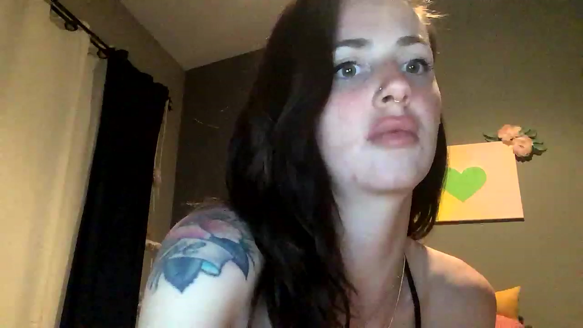Gallery image thumbnail from Sarah_autumns's myfreecams stream on, 06/24/2023, 05:22 image 11 of 20