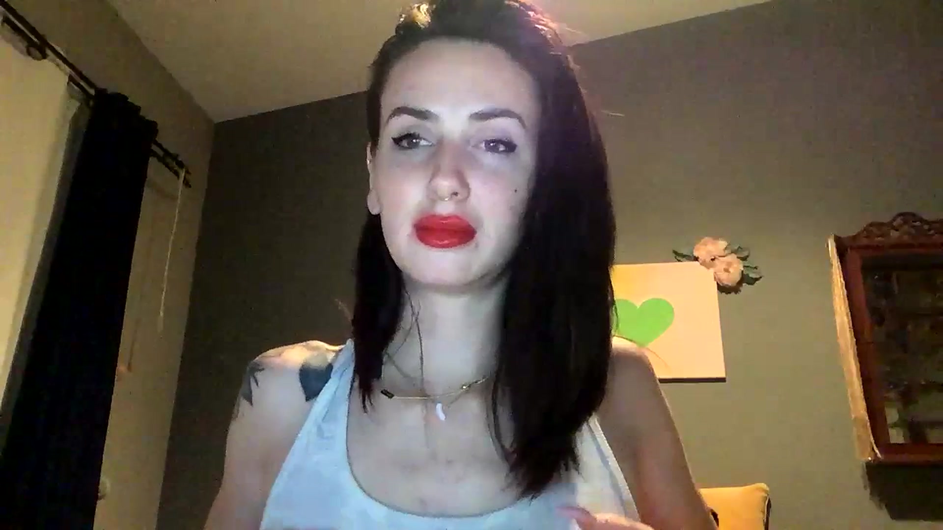 Gallery image thumbnail from Sarah_autumns's myfreecams stream on, 06/27/2023, 07:08 image 10 of 20