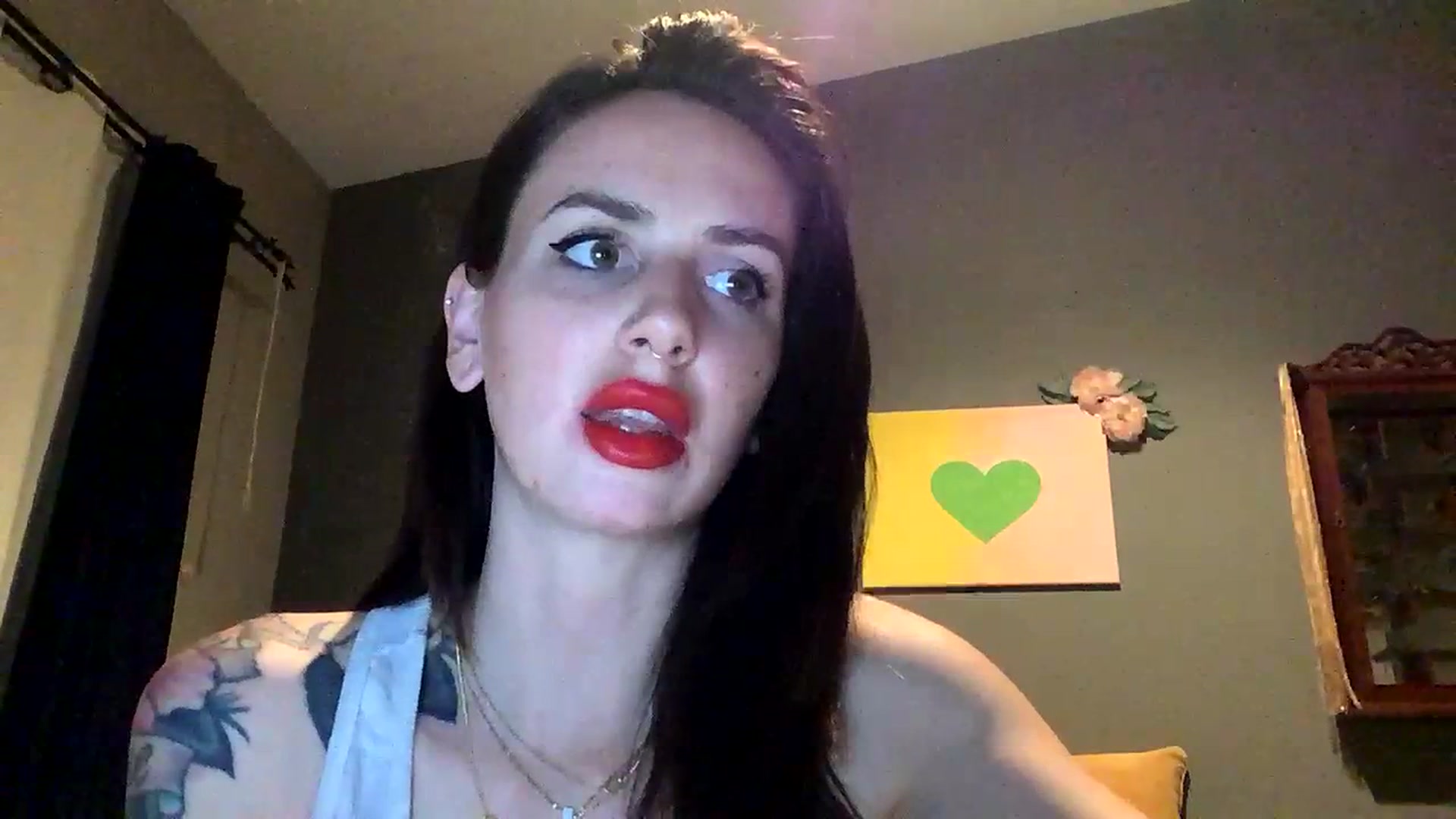 Gallery image thumbnail from Sarah_autumns's myfreecams stream on, 06/27/2023, 07:08 image 20 of 20