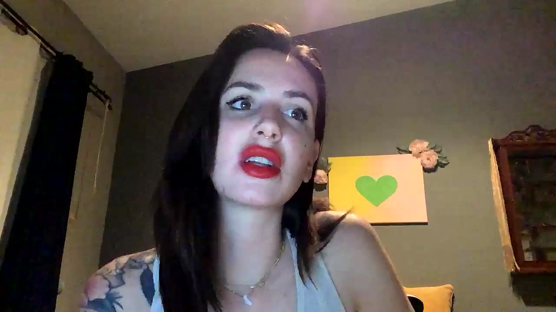 Gallery image thumbnail from Sarah_autumns's myfreecams stream on, 06/27/2023, 07:08 image 2 of 20