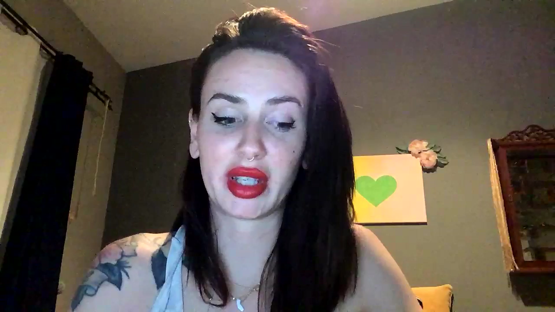 Gallery image thumbnail from Sarah_autumns's myfreecams stream on, 06/27/2023, 07:08 image 11 of 20