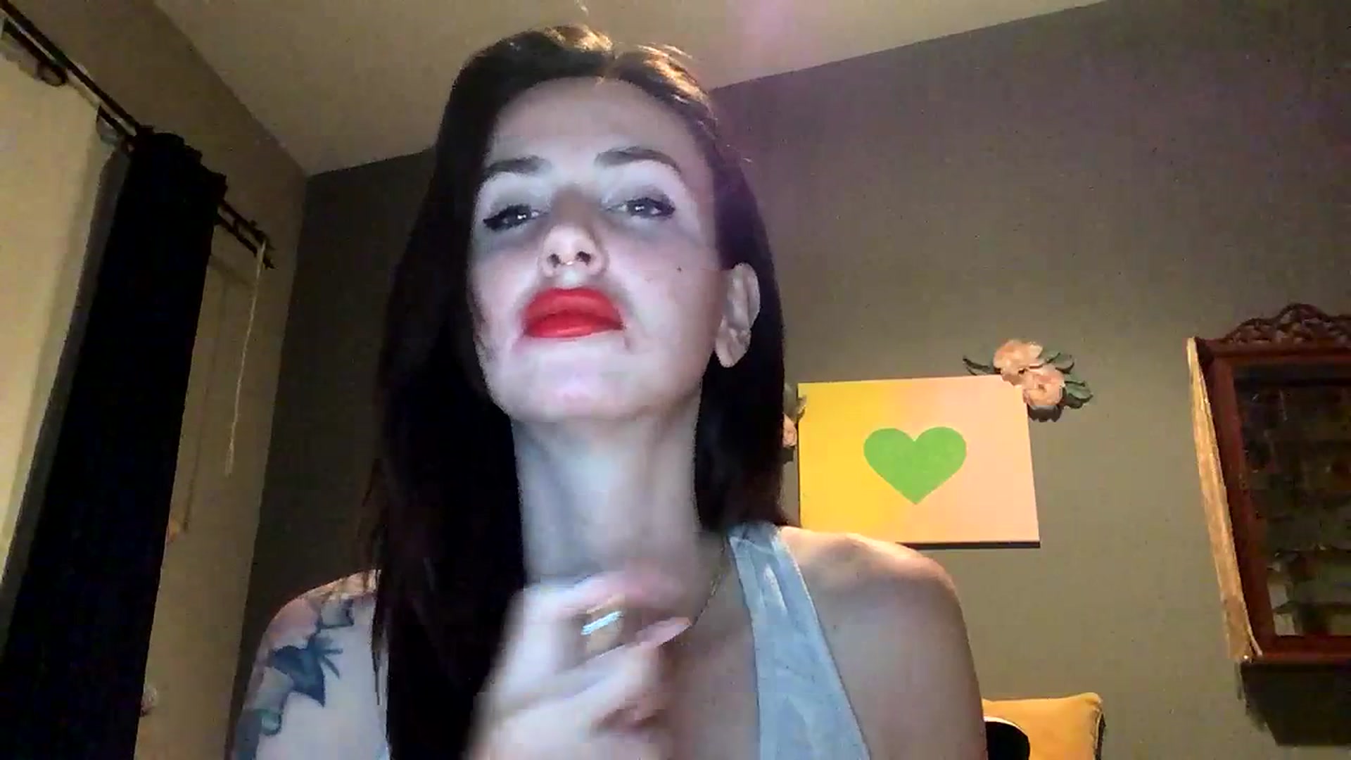 Gallery image thumbnail from Sarah_autumns's myfreecams stream on, 06/27/2023, 07:08 image 8 of 20