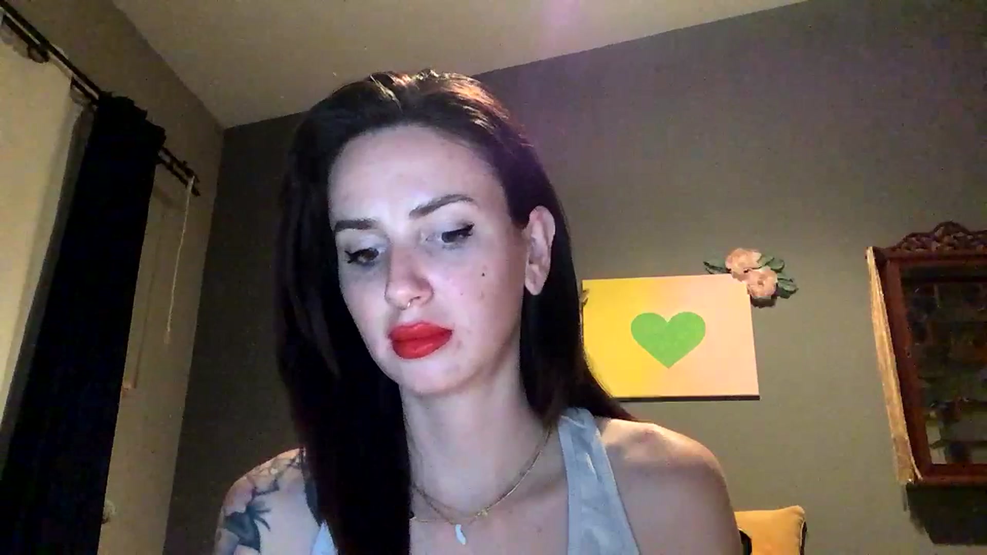 Gallery image thumbnail from Sarah_autumns's myfreecams stream on, 06/27/2023, 07:08 image 4 of 20