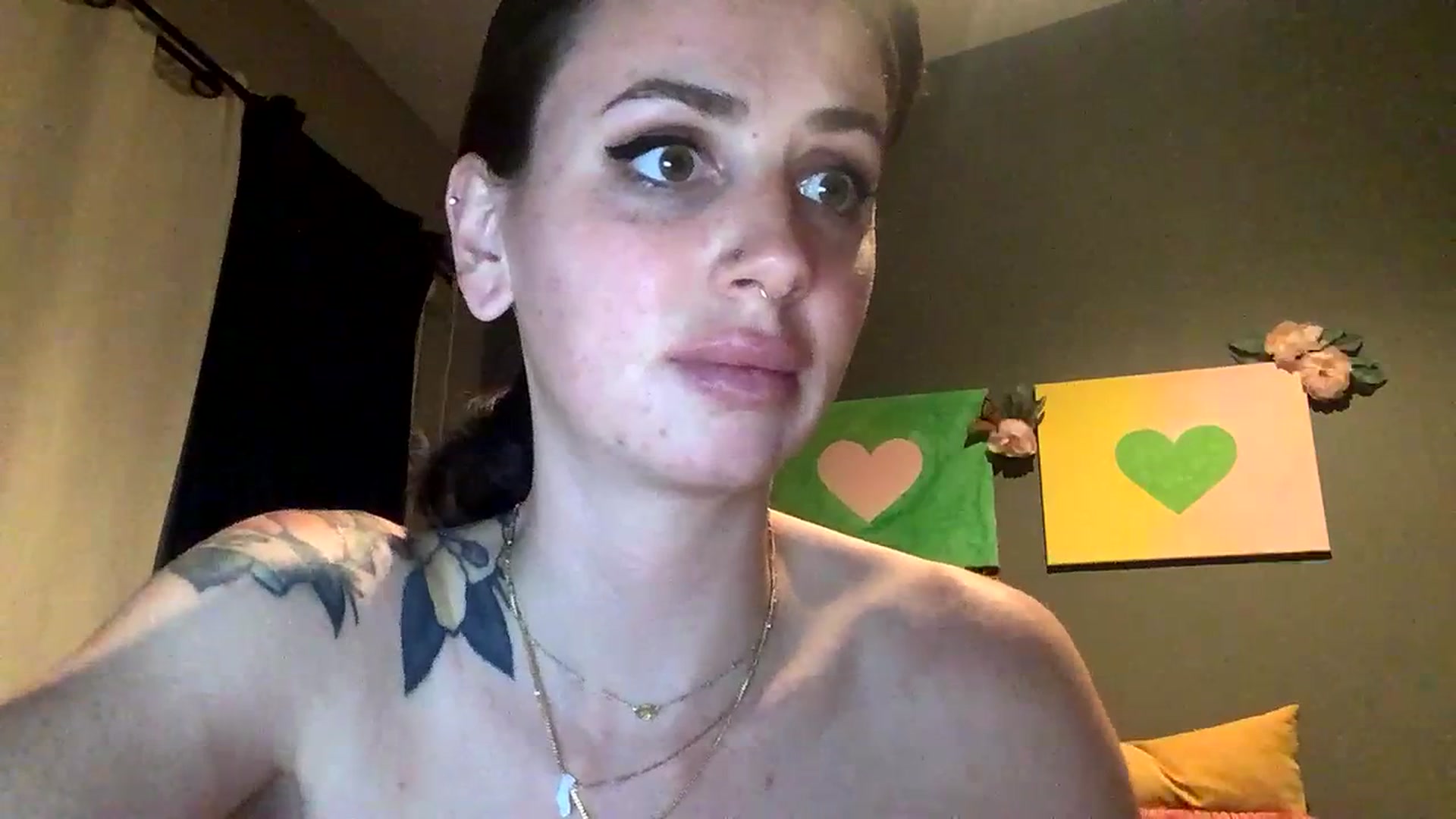 Gallery image thumbnail from Sarah_autumns's myfreecams stream on, 06/29/2023, 08:03 image 16 of 20