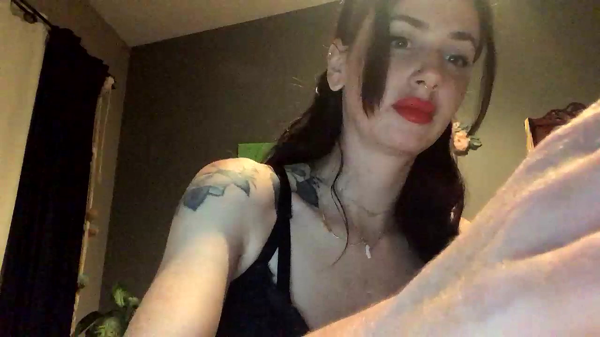 Gallery image thumbnail from Sarah_autumns's myfreecams stream on, 07/05/2023, 06:14 image 2 of 20